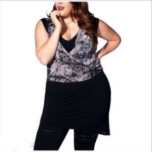 PENNINGTON’S MBLM Black & Grey Asymmetrical Top  Size 4​